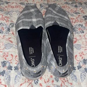 Brand new TOMS